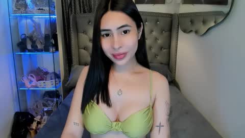 Naughty Claudia online show from October 21, 9:05 pm