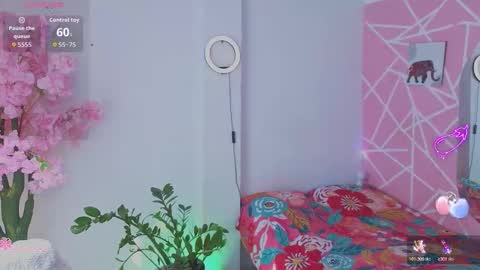 coral_larsson online show from March 8, 8:34 pm