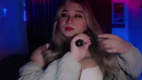 hailey online show from April 5, 2:09 am