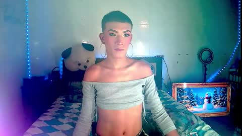 ALEXA  KIM online show from December 17, 7:08 pm