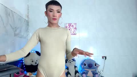 ALEXA  KIM online show from January 8, 3:32 am
