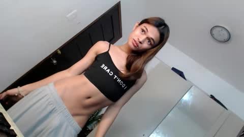 Delilah online show from November 14, 4:48 pm