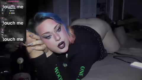 Curvygothfemboy online show from January 1, 6:05 am