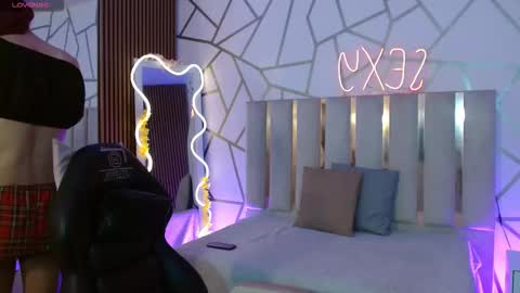 Cyrus online show from December 17, 12:11 pm