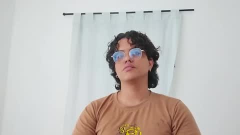 Diane Blosson online show from February 7, 2:06 am