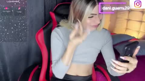 dani online show from April 17, 3:09 am