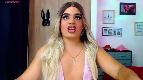 danipein online show from December 18, 5:02 am