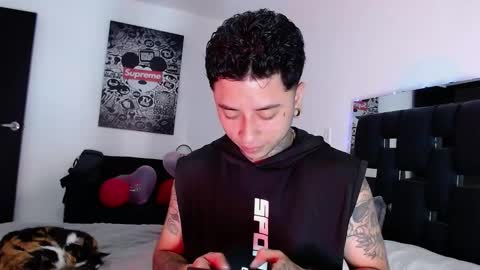 Snapshot of danny_stark chatting on February 19, 5:06 pm Danny online show from February 19, 5:06 pm