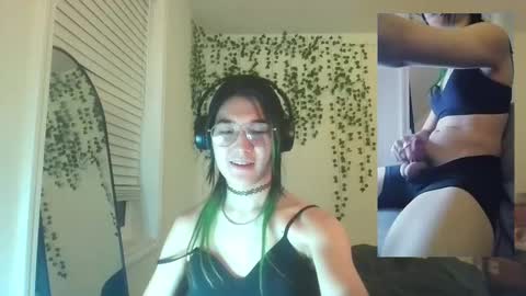 deciduousdoll online show from September 11, 6:32 am