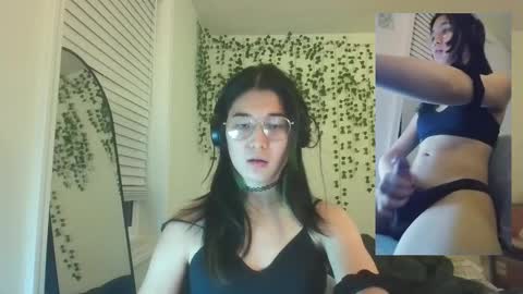 deciduousdoll online show from October 4, 5:41 am