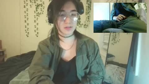 deciduousdoll online show from December 14, 6:41 am