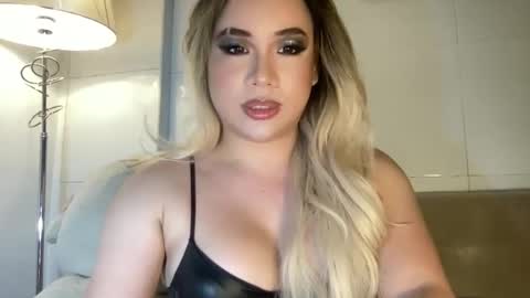 Snapshot of delicious_iya69 chatting on January 22, 5:49 pm iyalicious online show from January 22, 5:49 pm