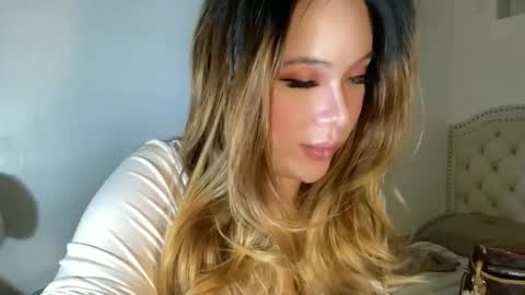 Snapshot of delicious_iya69 chatting on February 15, 6:55 pm iyalicious online show from February 15, 6:55 pm