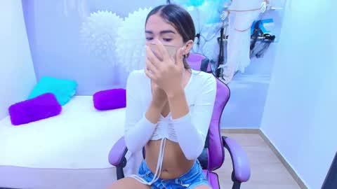 DEMI online show from October 31, 12:48 pm