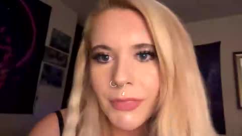 devyn winter online show from October 25, 11:00 pm