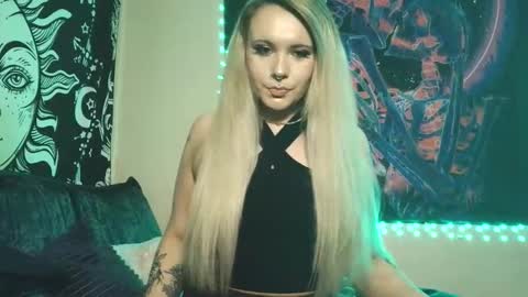 devyn winter online show from April 21, 7:31 pm