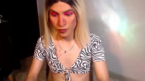 dirtydanezka online show from November 18, 3:28 am