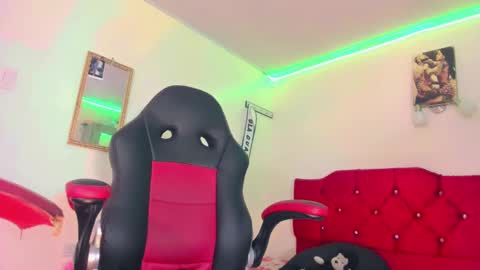 Naomy  online show from February 3, 7:31 pm