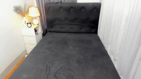 Ella online show from February 22, 2:28 am