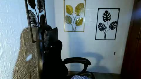 ella online show from October 24, 10:48 pm