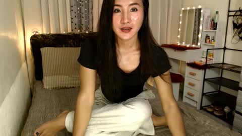Snapshot of emarie91 chatting on February 22, 7:23 am Trans cummer online show from February 22, 7:23 am