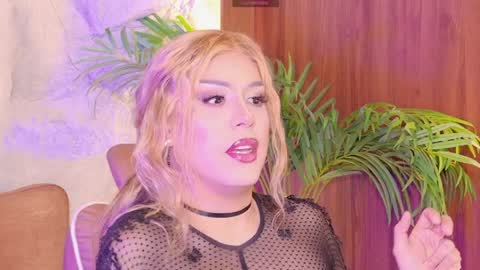 emma_dragon online show from April 7, 4:35 am