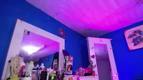 Emma  online show from November 21, 2:51 pm