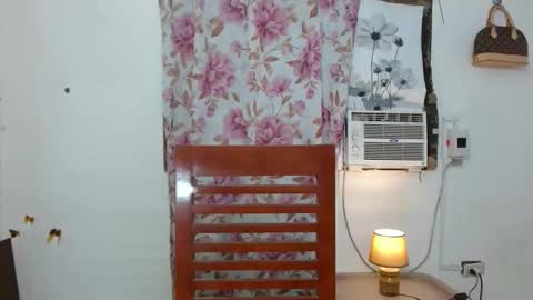 erika  mae online show from September 28, 4:11 am