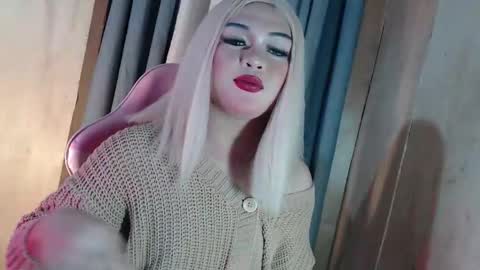 DANIELLA - DONT FORGET TO GIVE ME A THUMBSU UP online show from April 24, 10:46 pm