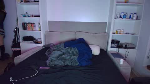 femboyflowers online show from February 4, 4:50 am