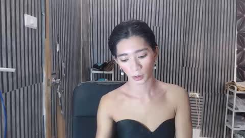fiona908995 online show from May 11, 2:45 pm