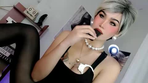 KHATRINA STACIE MARIE online show from February 13, 4:52 am