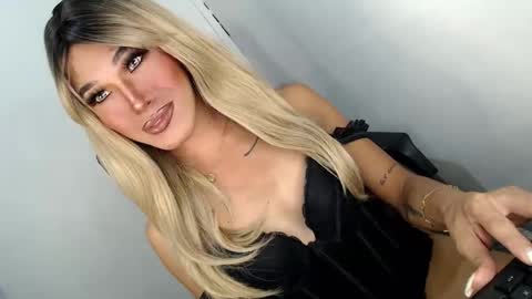 sweetyJENNY online show from April 20, 3:13 pm