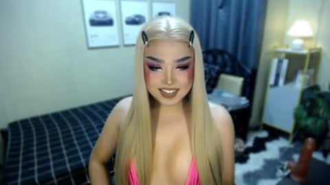 NATALIE HEART online show from June 29, 1:55 pm