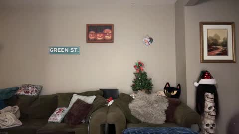 SexQueen Nikki online show from December 21, 4:19 am