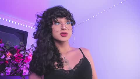 Snapshot of heka_prudence chatting on December 16, 4:45 am Heka Prudence online show from December 16, 4:45 am