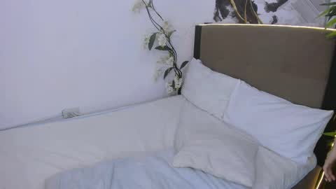 Hoely online show from April 21, 2:02 pm