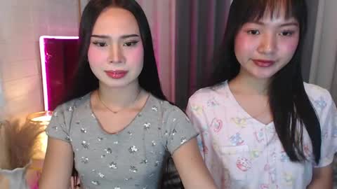 hoelymolly online show from April 11, 6:55 pm