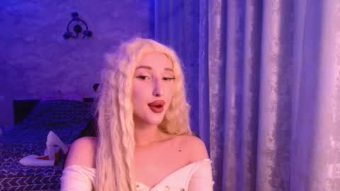 honey_sunset online show from January 7, 10:57 pm