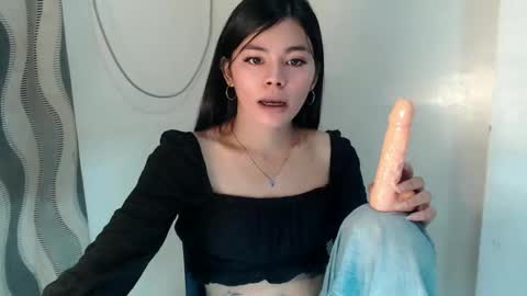 Yanna online show from June 1, 9:27 pm