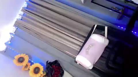 hotgirl_krisxx online show from November 7, 2:55 am