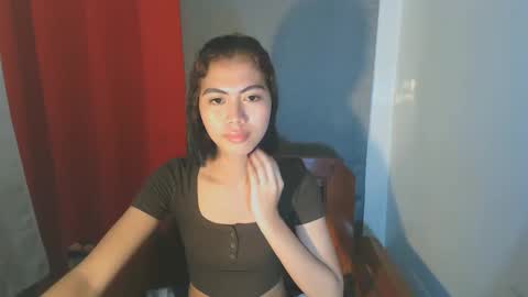 hottestdella69 online show from October 7, 11:17 pm
