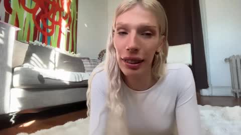 Alice help me reach 100 likes  online show from April 18, 7:07 pm