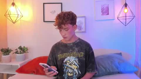 ian  online show from September 25, 2:51 am