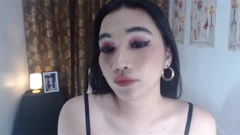 indestructabletrixie online show from January 7, 9:46 pm