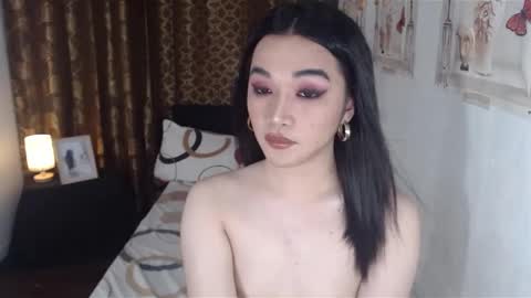 indestructabletrixie online show from March 12, 7:28 pm