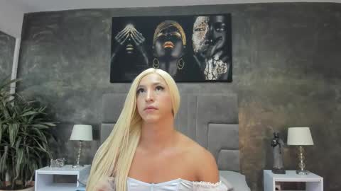 Isa Lancaster online show from January 6, 9:07 pm