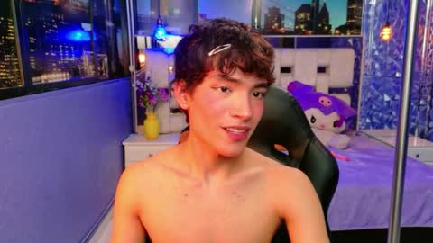 isaacnova online show from April 16, 9:50 pm