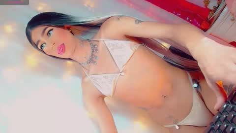 isabellagirs online show from November 23, 10:28 am