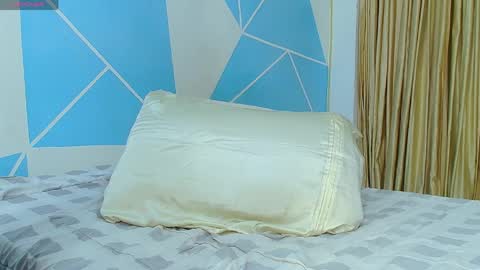 ISABELLA QUEENS  online show from April 18, 12:34 am